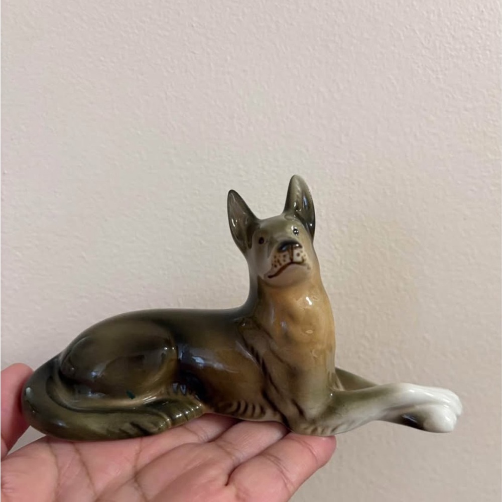 Vintage Royal Dux German Shepherd Dog figurine - Distinguished gentleman